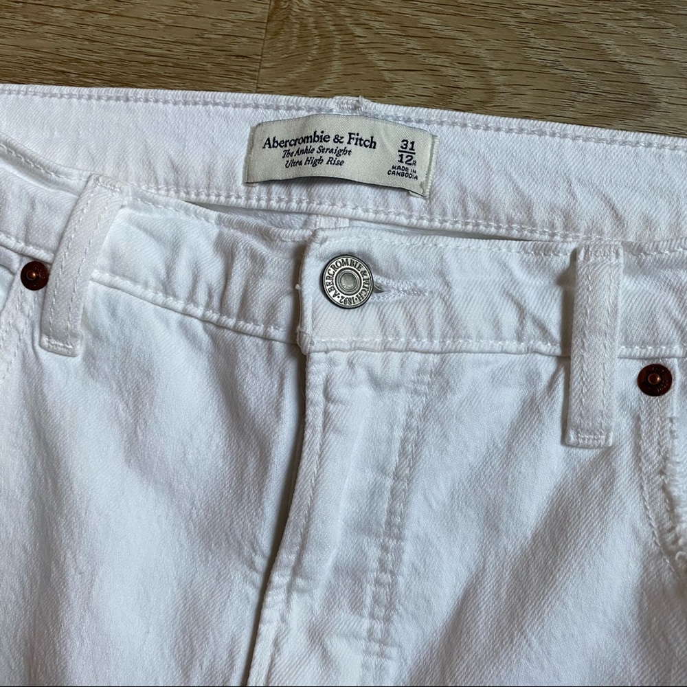 NWT Ultra High Rise Ankle Straight Jeans - Picture 5 of 7